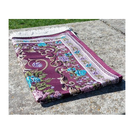 Tapis de Prière en polyester - Motifs brodés arabesques florales - couleur dominante BORDEAU